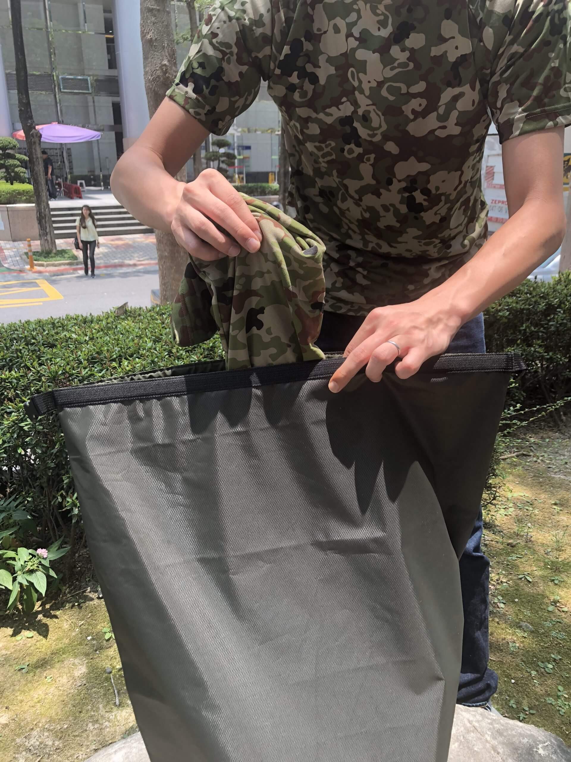 FG-4987 防水包使用步驟1